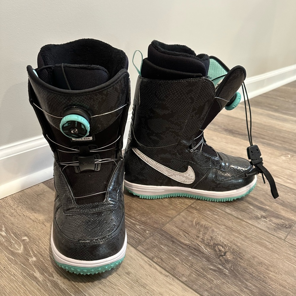 Nike SB Zoom Force 1x Boa Snowboard Boot EUC size 6.5